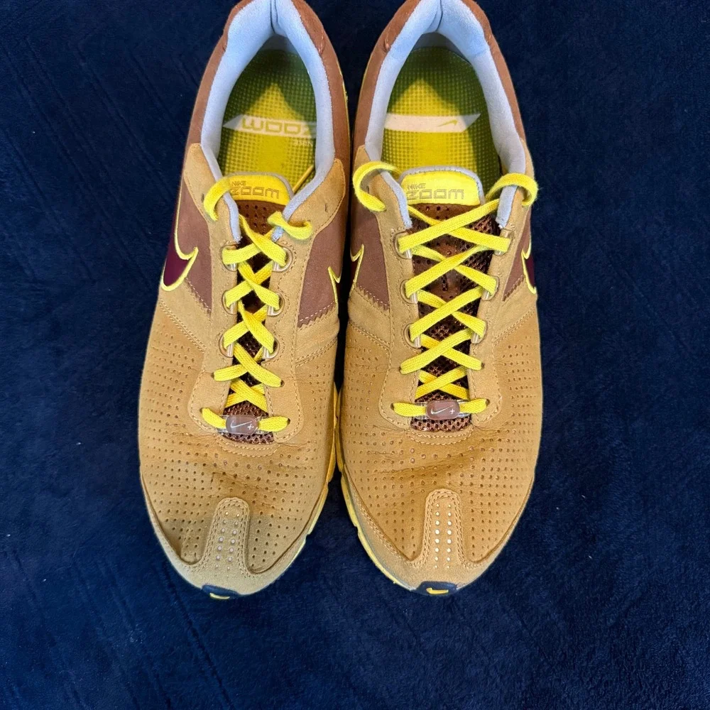 Nike Zoom Moire Mens Wheat Gold Team Red Running Shoes 316801-761‎ Size 9.5